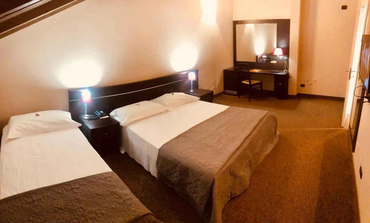 Hotel Malpensa Inn Aereoporto Tornavento  4*, Tornavento (Varese) Italia