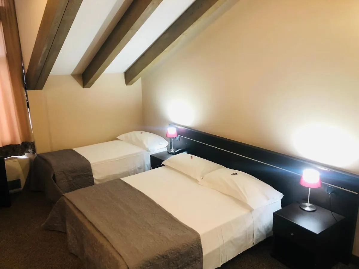 Hotel Malpensa Inn Aereoporto Tornavento  4*, Tornavento (Varese)
